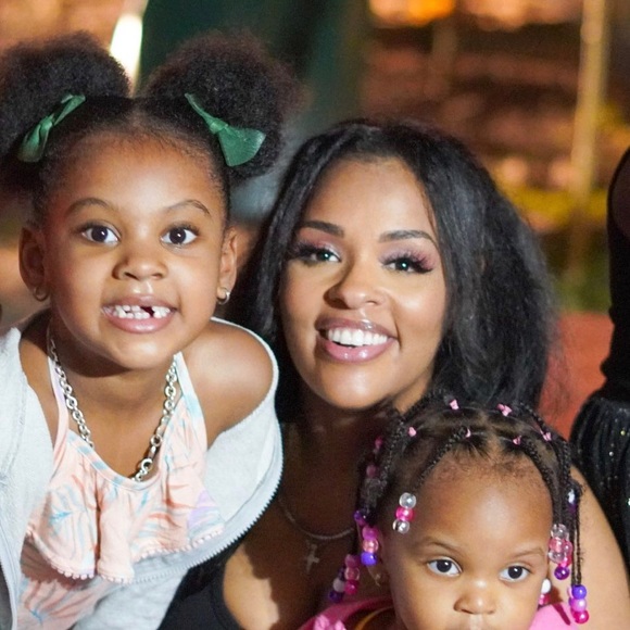 Meet your Posher, Laurèn Mari - Picture 13 of 14